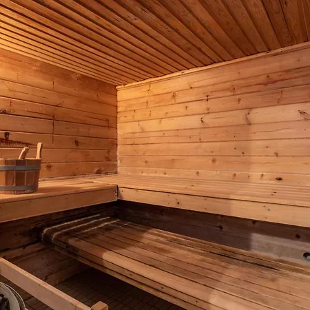 Monica By Pom, A 200m, Piscine, Sauna