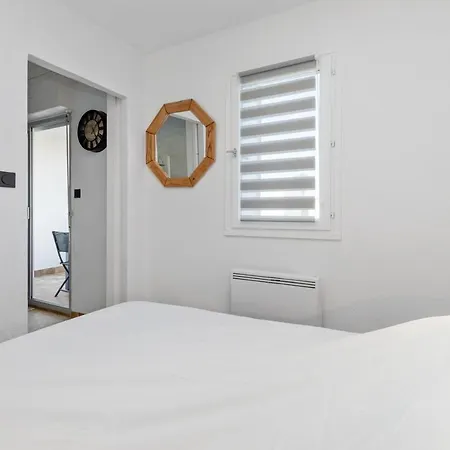 Monica By Pom, A 200m, Piscine, Sauna *